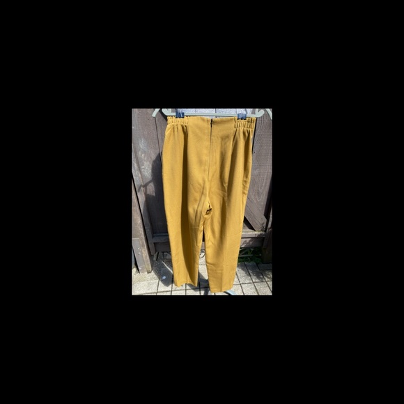 Mustard retro pants with gold chain detail - Picture 3 of 3